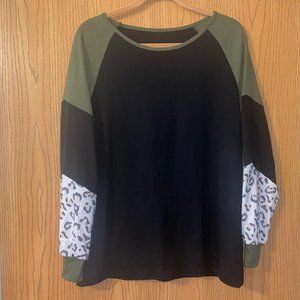 Womens Pullover Leopard Print Sweatshirt Raglan